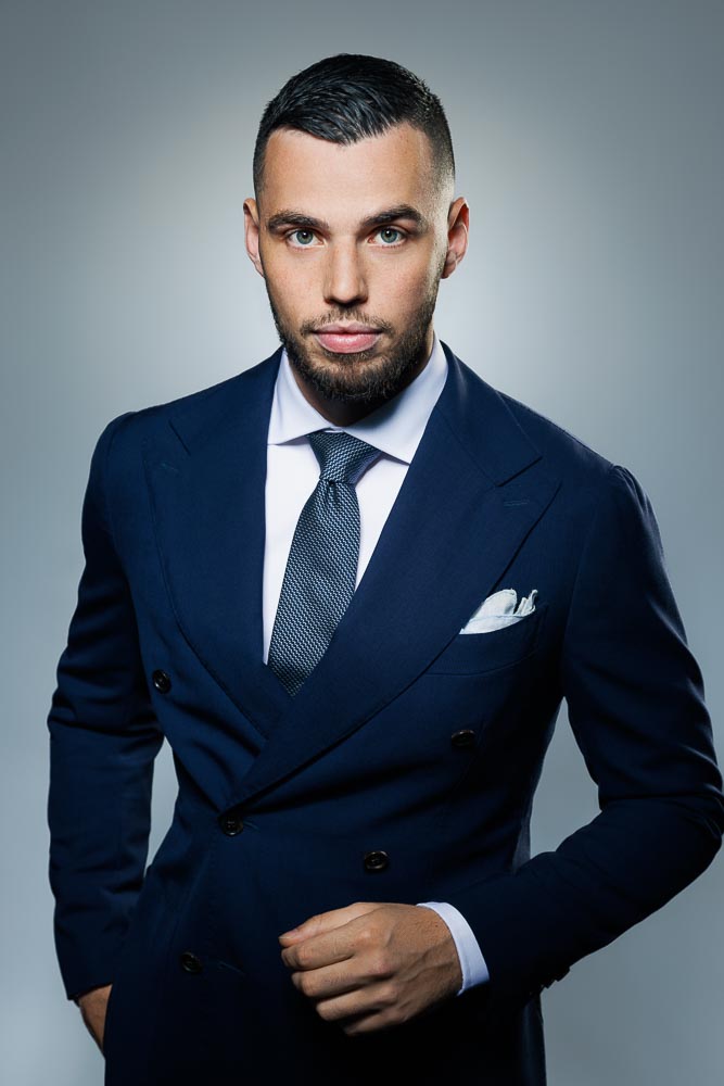 Photographe LinkedIn – portrait en costume