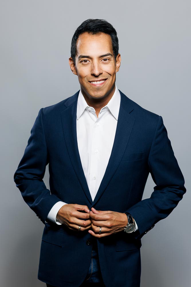 Photographe LinkedIn – portrait en costume
