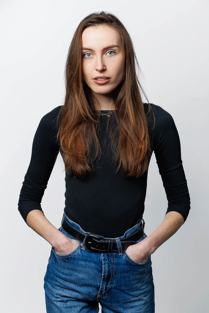 Photographe lookbook studio Paris – portrait en studio