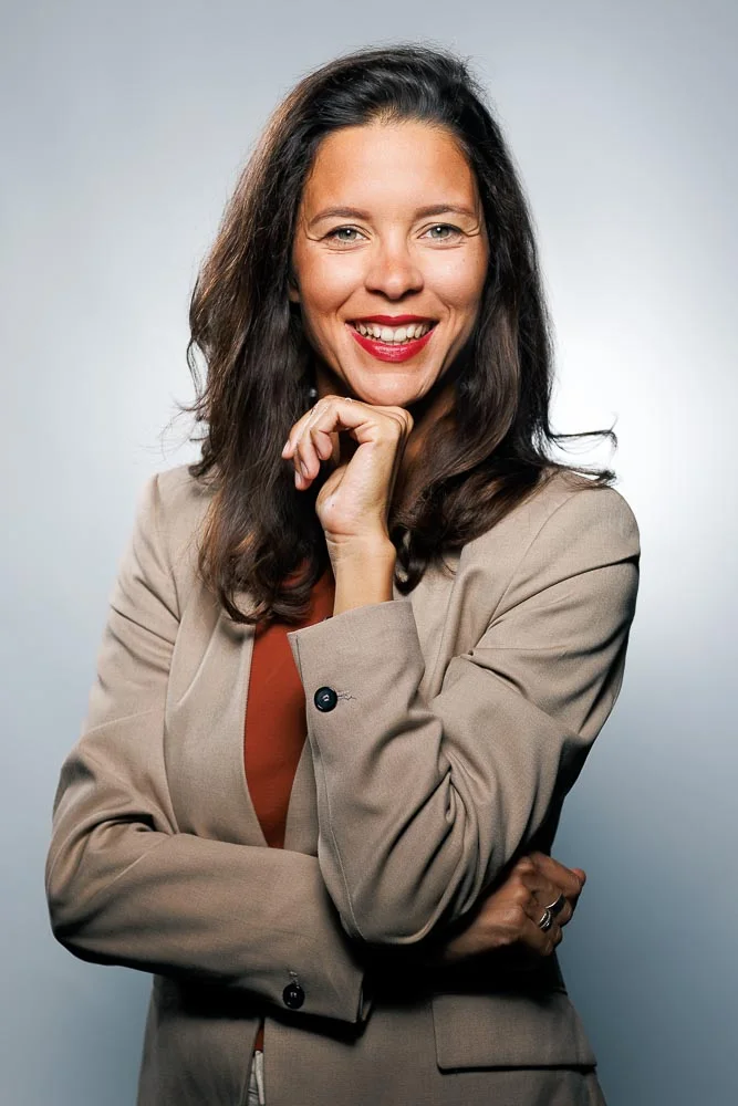 Photographe professionnel Parisien – portrait bras croisés