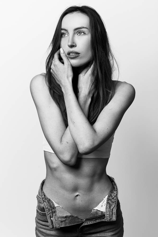 Photographe de shooting à Paris – portrait bras croisés