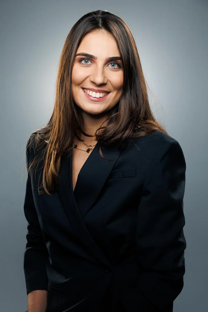 Photographe trombinoscope d’entreprise – portrait en studio Photographe trombinoscope d’entreprise – portrait en studio