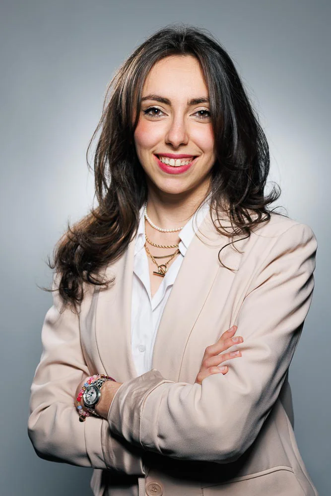 Photographe trombinoscope d’entreprise – portrait en blazer Photographe trombinoscope d’entreprise – portrait en blazer