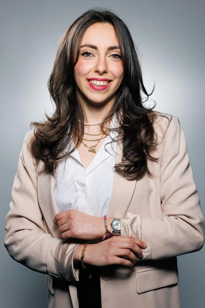 Photographe trombinoscope d’entreprise – portrait en studio Photographe trombinoscope d’entreprise – portrait en studio