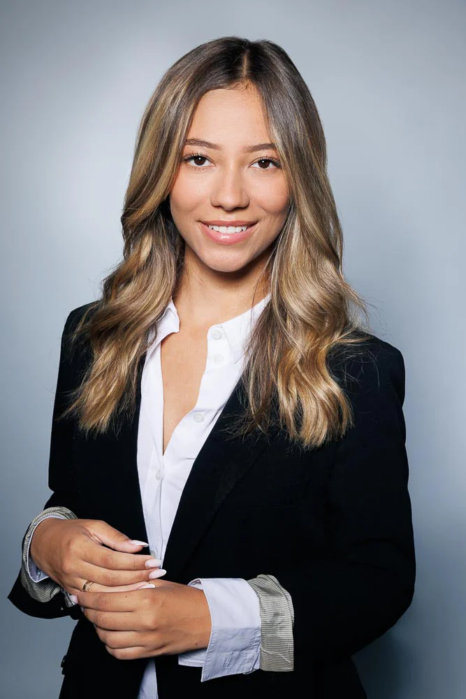 Photographe trombinoscope d’entreprise – portrait en studio Photographe trombinoscope d’entreprise – portrait en studio