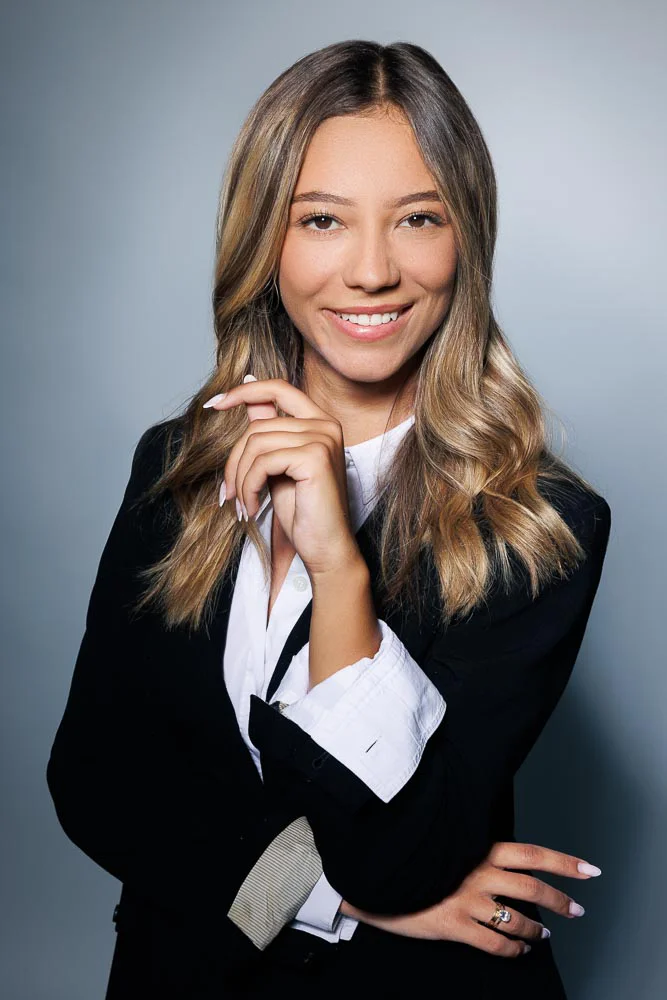 Photographe trombinoscope d’entreprise – portrait en studio Photographe trombinoscope d’entreprise – portrait en studio