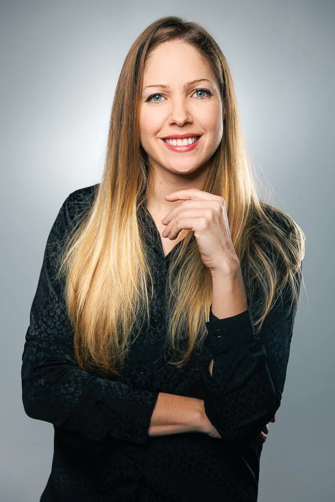 Photographe trombinoscope d’entreprise – portrait en studio Photographe trombinoscope d’entreprise – portrait en studio