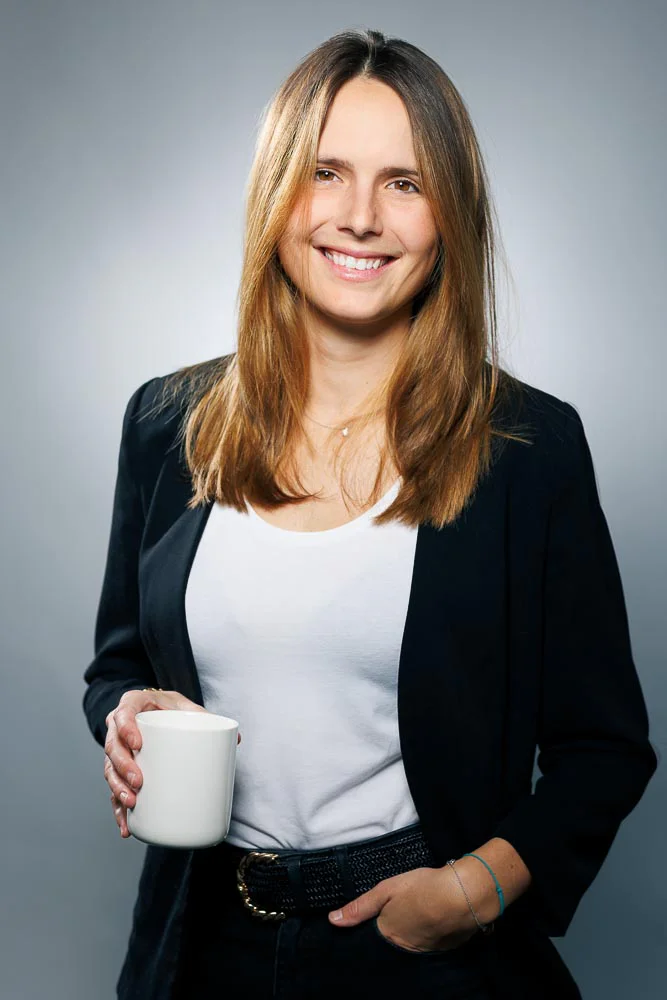 Photographe trombinoscope d’entreprise – portrait en studio Photographe trombinoscope d’entreprise – portrait en studio
