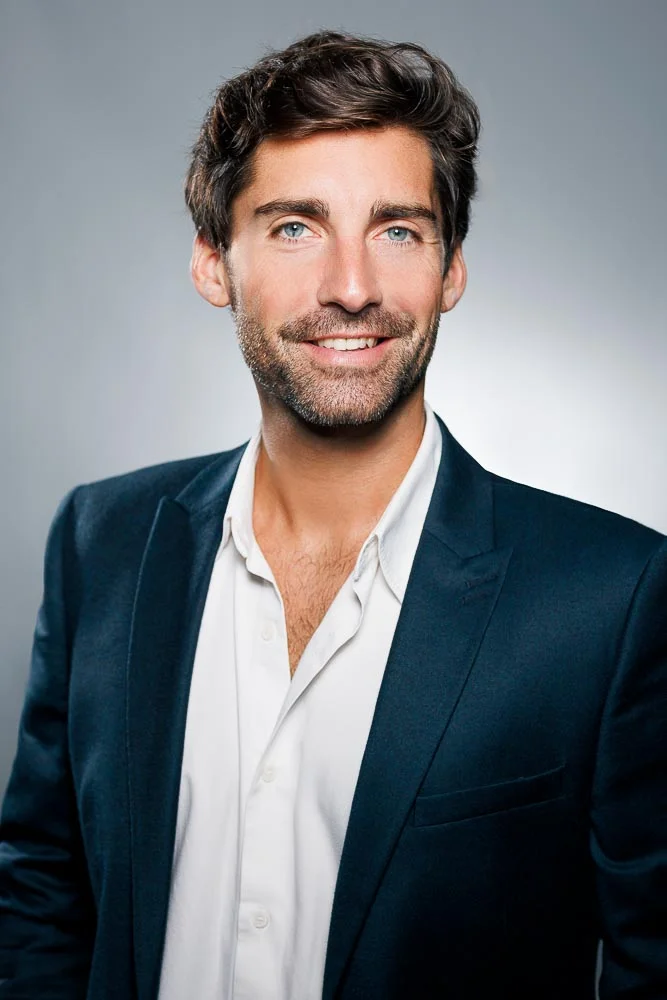Portrait en entreprise – portrait en chemise blanche