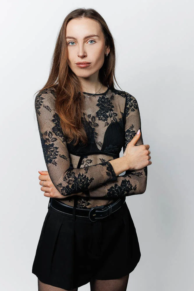 Studio Photo Professionnel Paris – portrait bras croisés