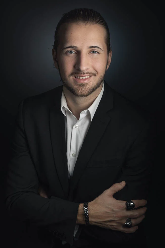 Photo professionnelle CV homme – portrait en chemise blanche