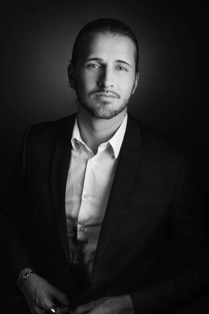 Photo professionnelle CV homme – portrait en costume