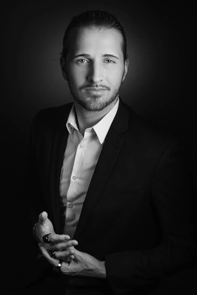 Photo professionnelle CV homme – portrait en costume