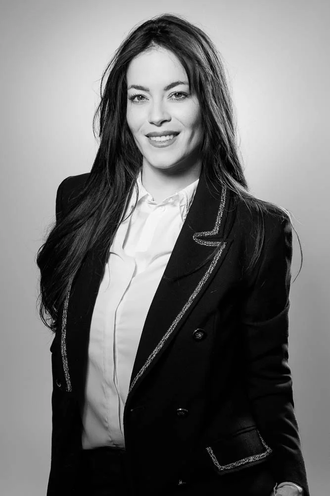 Photographe LinkedIn – portrait en chemise blanche