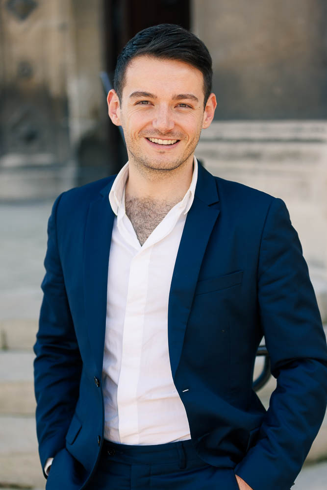 Photographe LinkedIn – portrait en costume