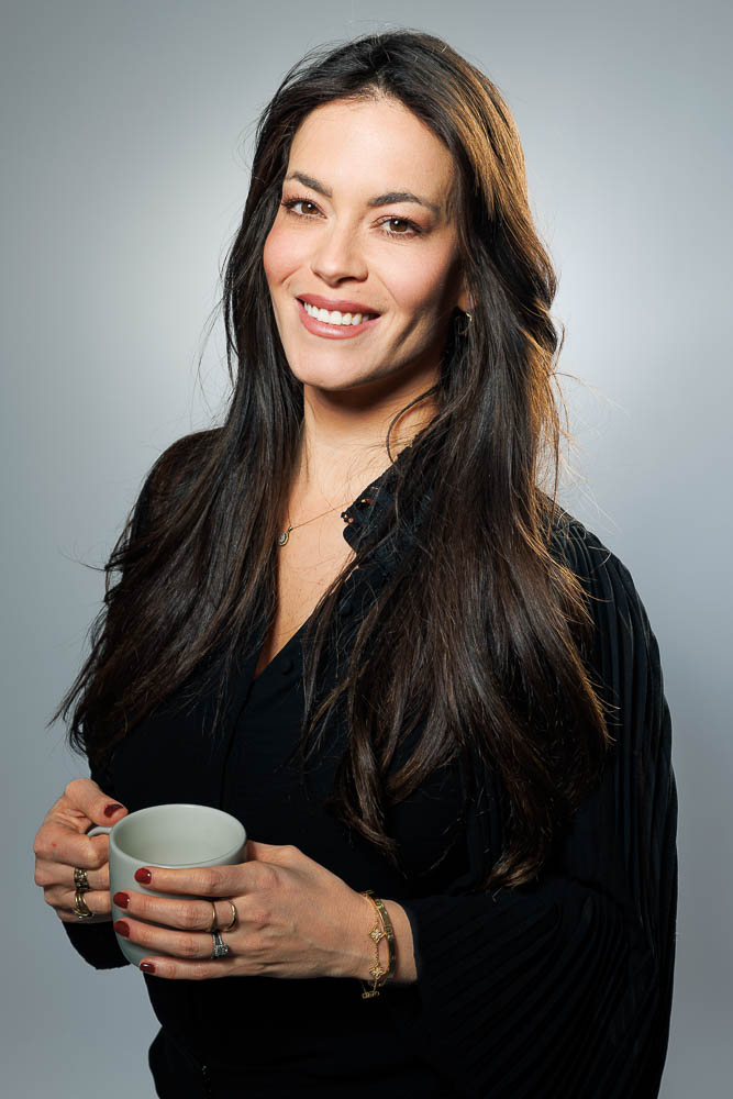 Photographe LinkedIn – portrait avec une tasse