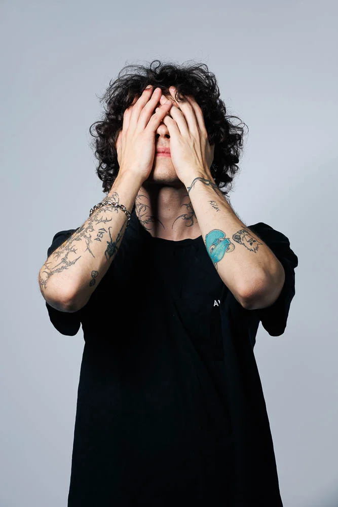 Photographe lookbook studio Paris – portrait en studio