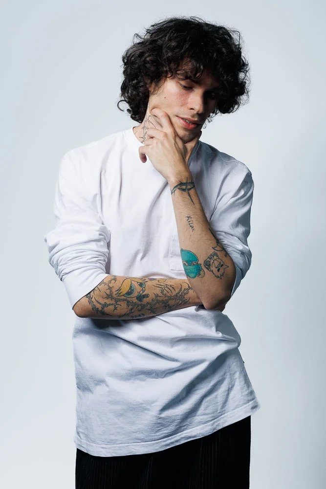 Photographe lookbook studio Paris – portrait en studio
