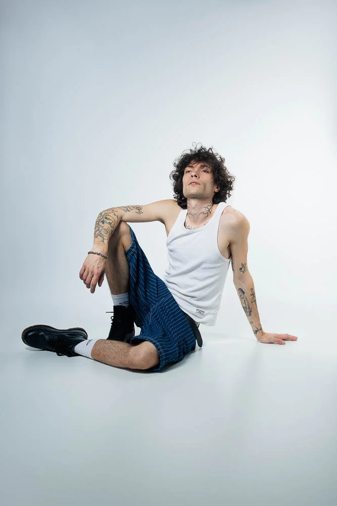 Photographe lookbook studio Paris – portrait en studio