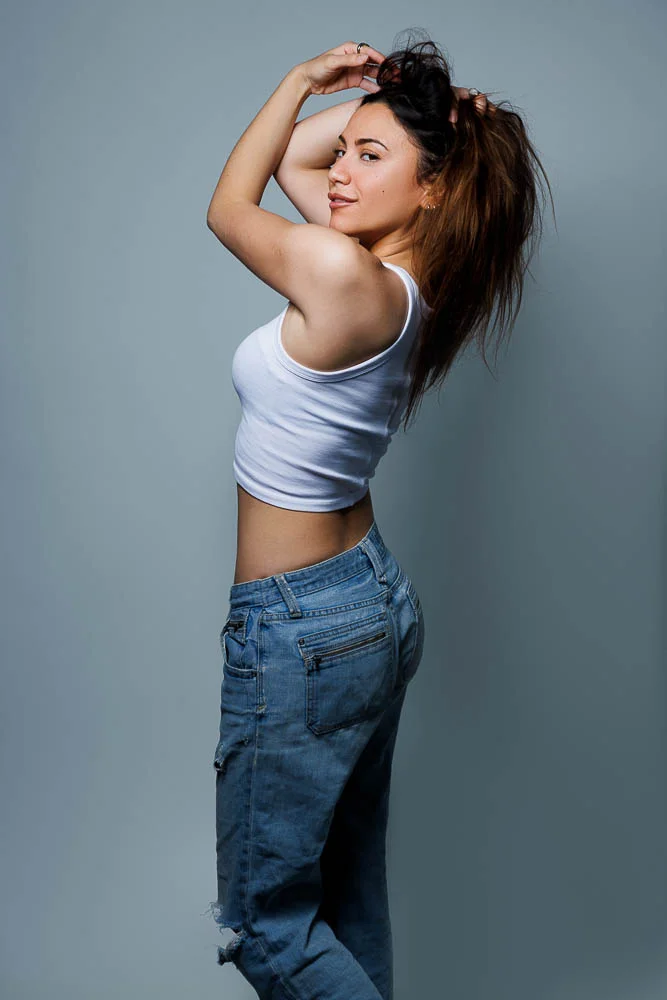 Photographe lookbook studio Paris – portrait en studio