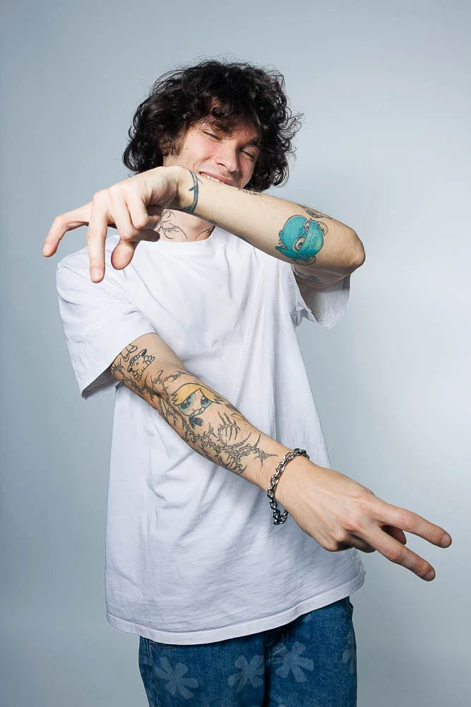 Photographe lookbook studio Paris – portrait en studio