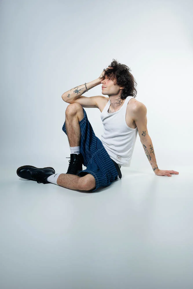 Photographe lookbook studio Paris – portrait en studio