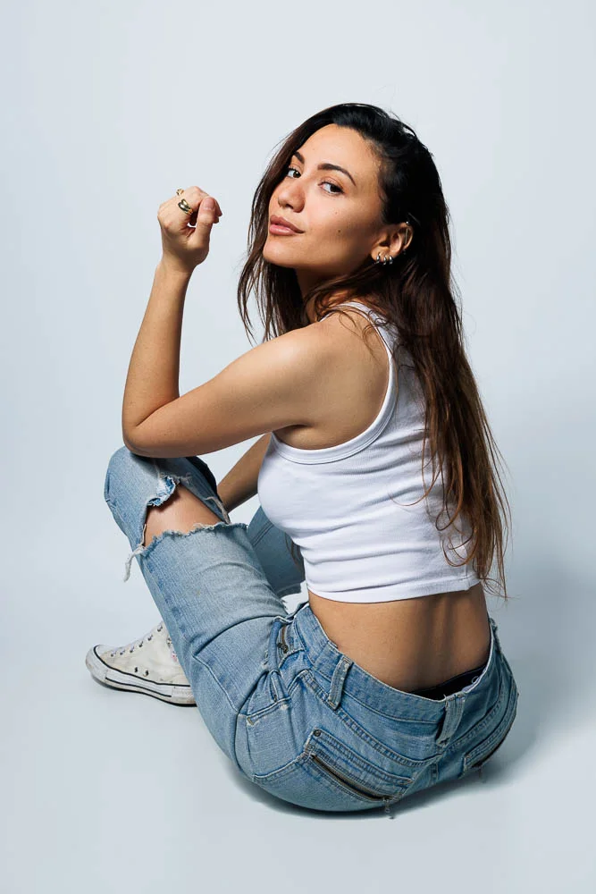Photographe lookbook studio Paris – portrait en studio
