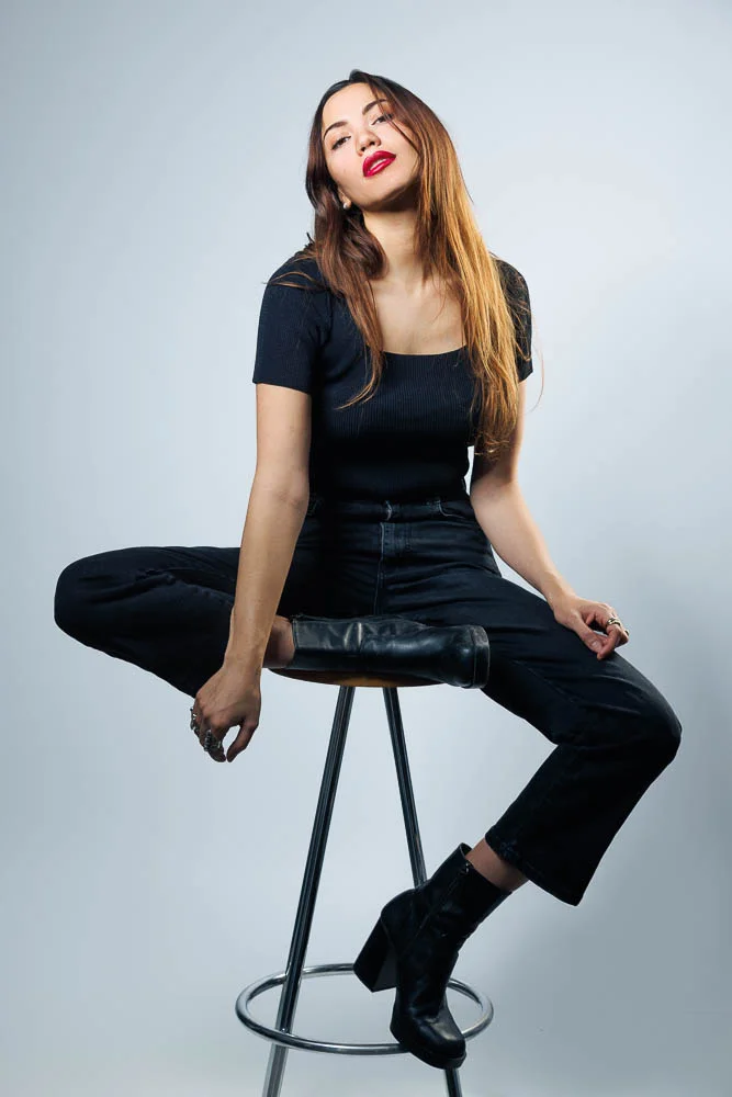 Photographe lookbook studio Paris – portrait en studio