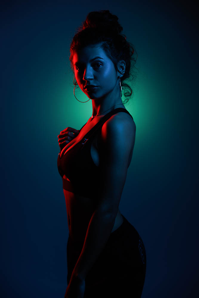 Photographe de shooting à Paris – portrait en tenue sombre