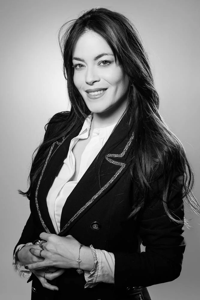 Photographe trombinoscope d’entreprise – portrait souriant Photographe trombinoscope d’entreprise – portrait souriant