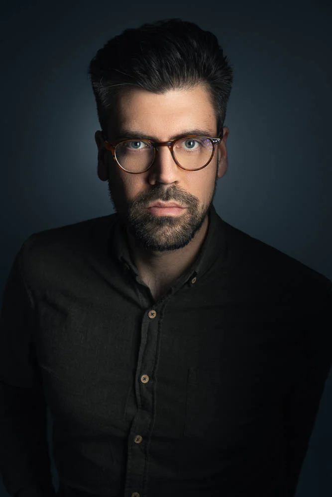 Photographe trombinoscope d’entreprise – portrait en studio Photographe trombinoscope d’entreprise – portrait en studio
