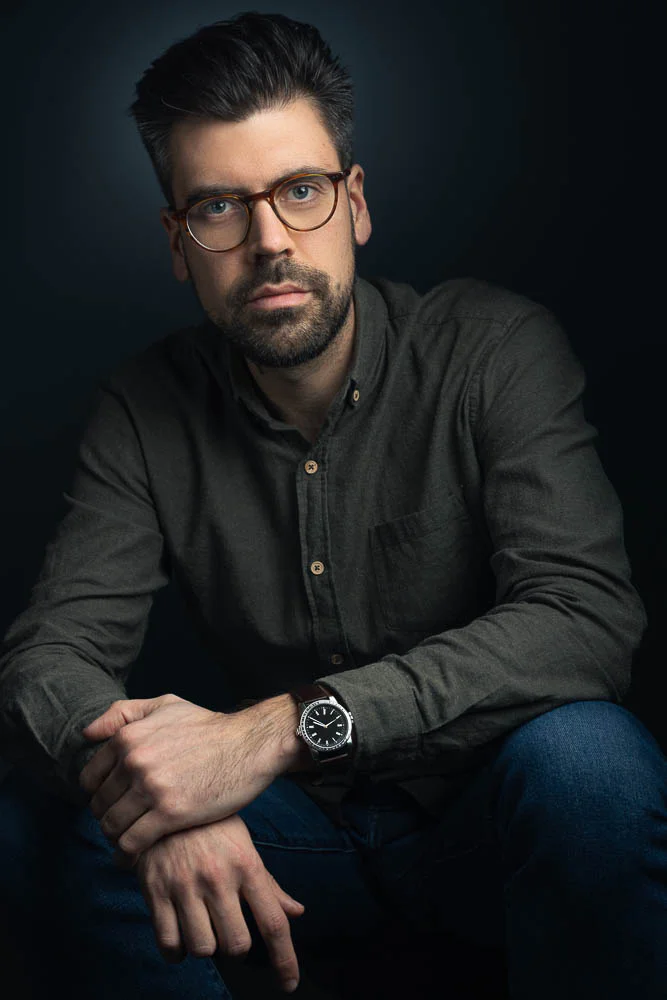 Photographe trombinoscope d’entreprise – portrait en studio Photographe trombinoscope d’entreprise – portrait en studio