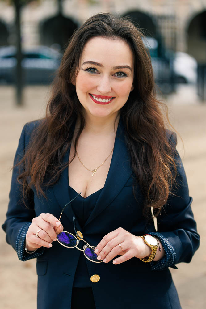 Photographie corporate en équipe – portrait avec lunettes