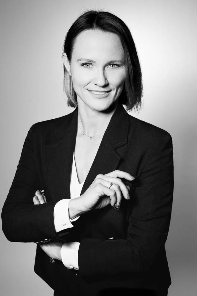 Photo corporate femme – portrait en costume