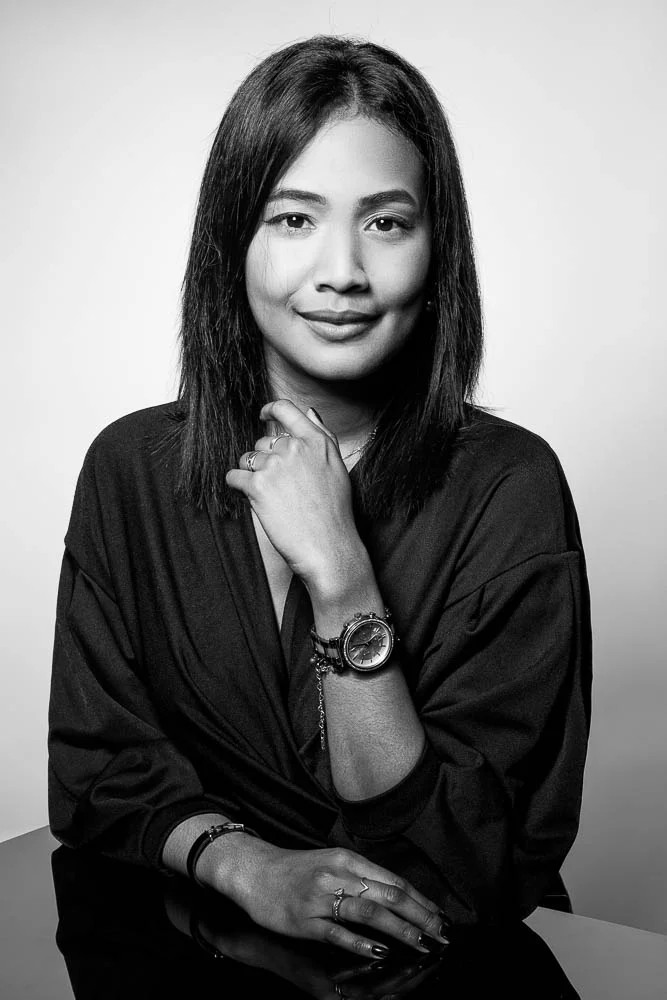 Photo corporate femme – portrait noir et blanc