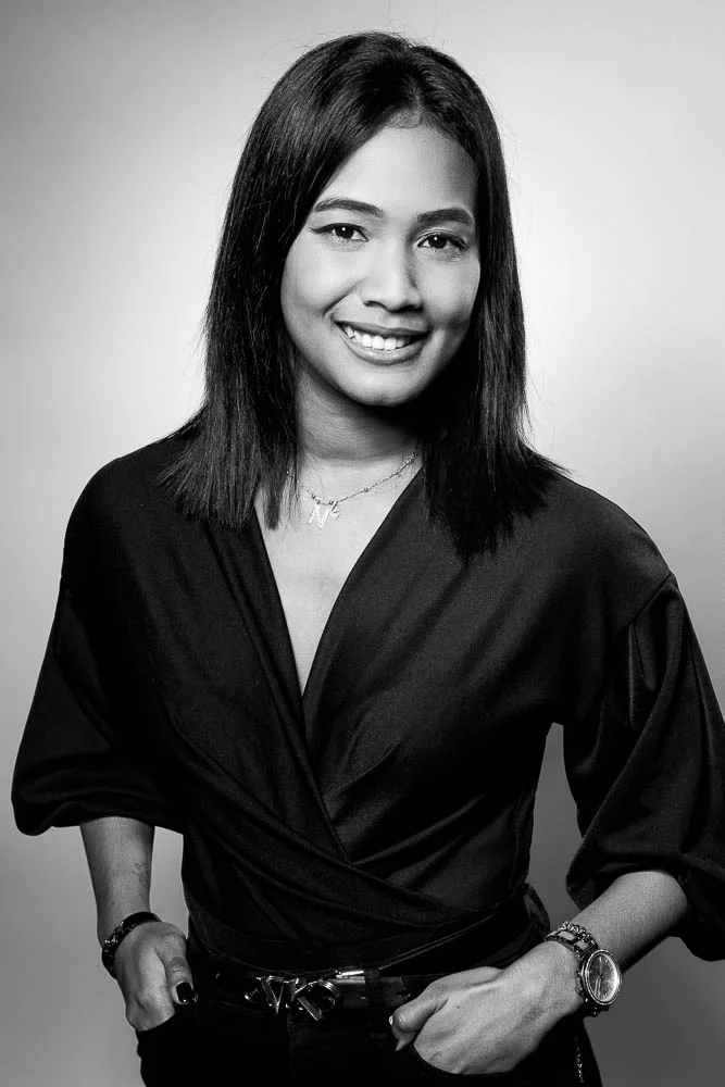 Photo corporate femme – portrait noir et blanc