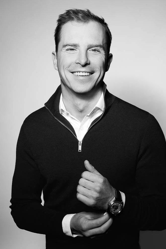 Photo professionnelle CV homme – portrait en chemise blanche