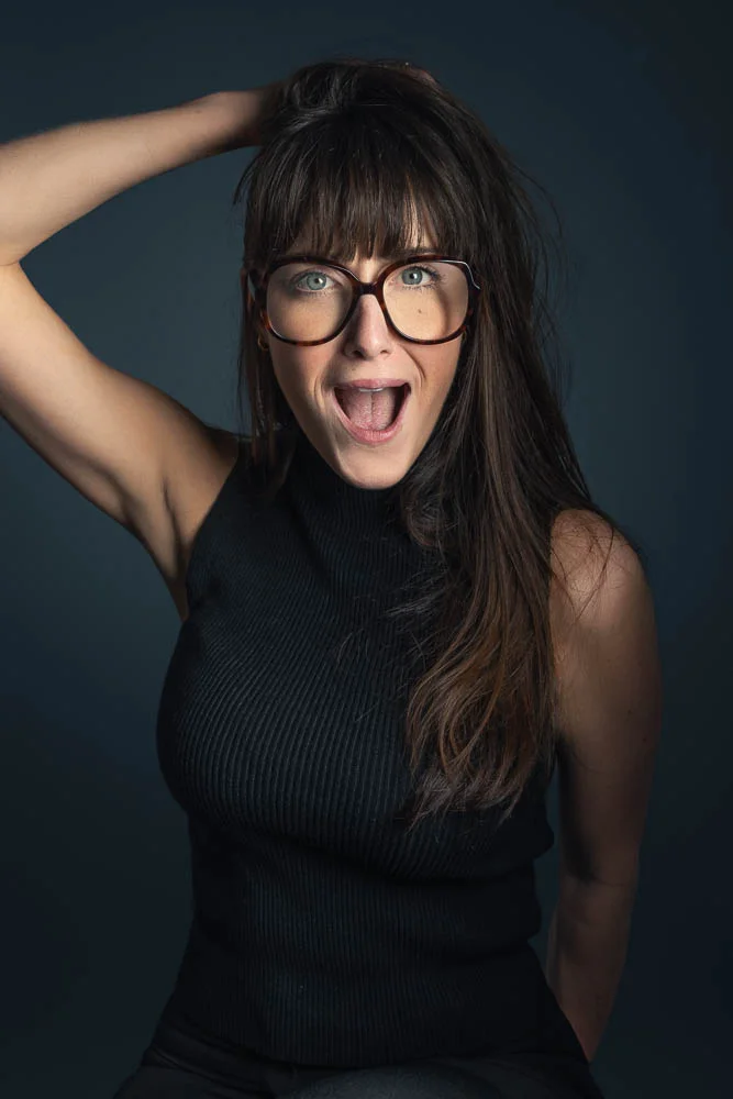 Photographe LinkedIn – portrait avec lunettes