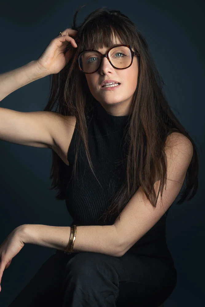 Photographe LinkedIn – portrait avec lunettes