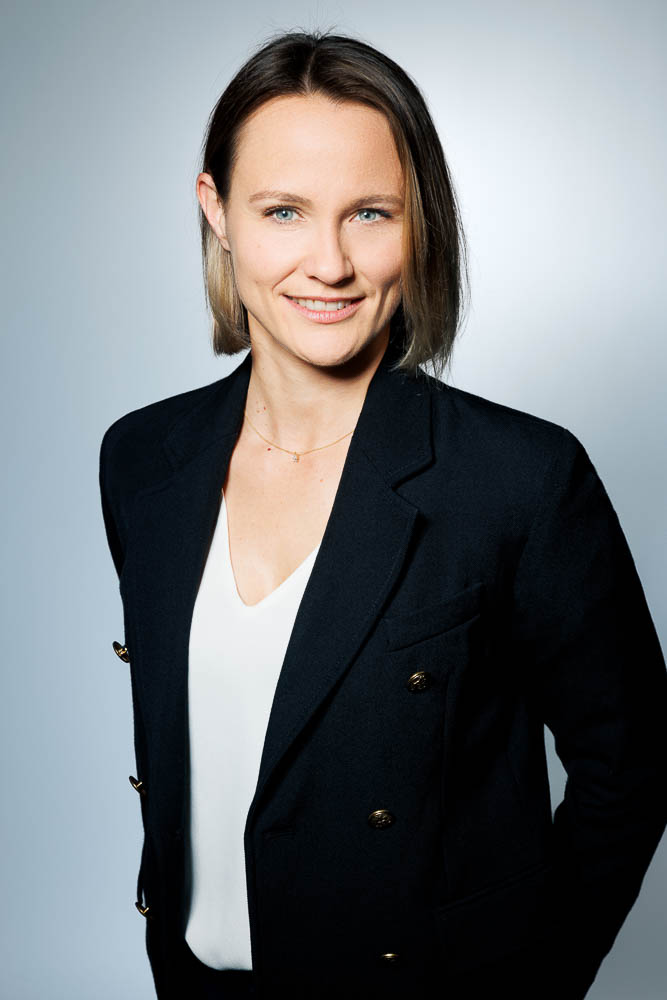 Photographe LinkedIn – portrait en veste noire
