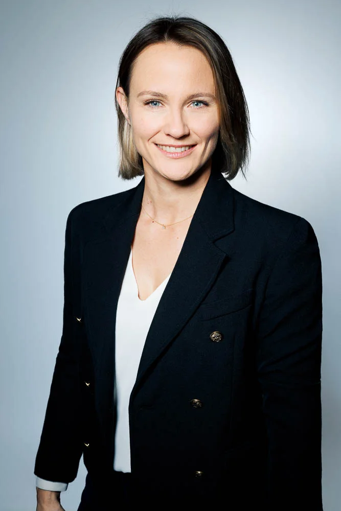 Photographe LinkedIn – portrait en veste noire