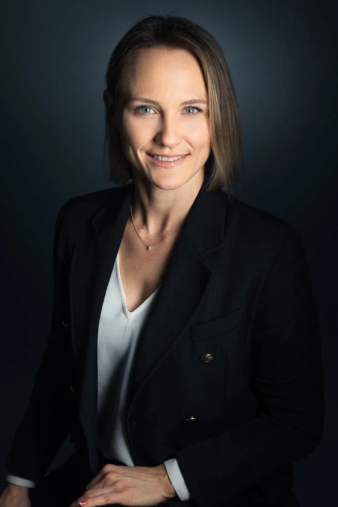 Photographe pour ostéopathe – portrait en blazer