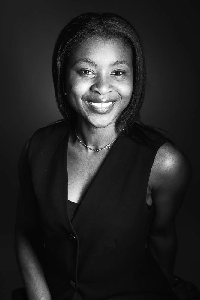 Photographe portrait noir et blanc à Paris – studio
