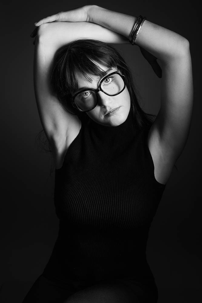 Photographe portrait noir et blanc à Paris – studio
