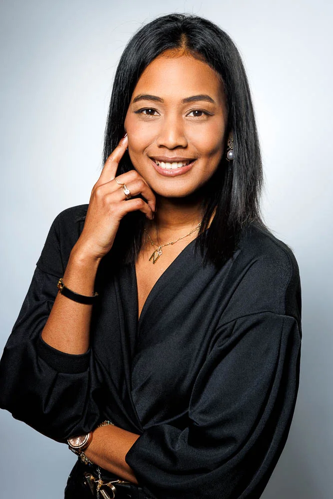 Shooting photo femme Paris – portrait en studio
