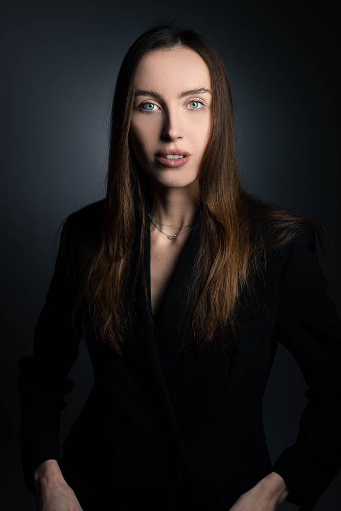 Photographe LinkedIn – portrait en veste noire