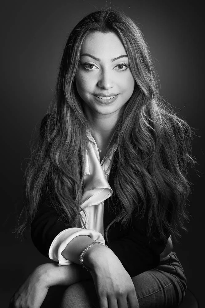 Photographe portrait noir et blanc à Paris – studio