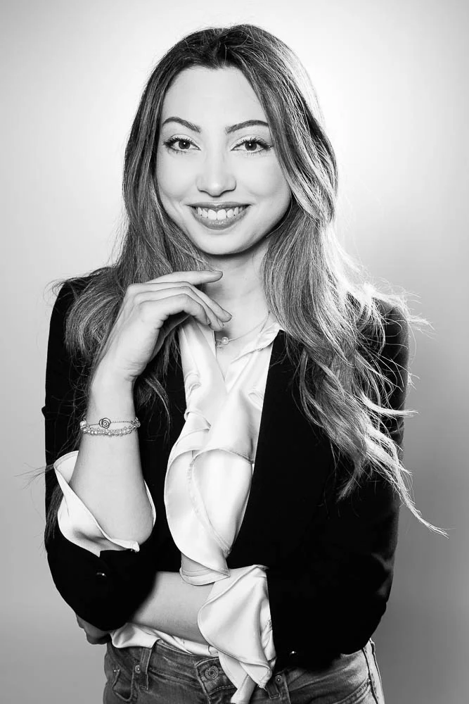 Photographe portrait noir et blanc à Paris – studio