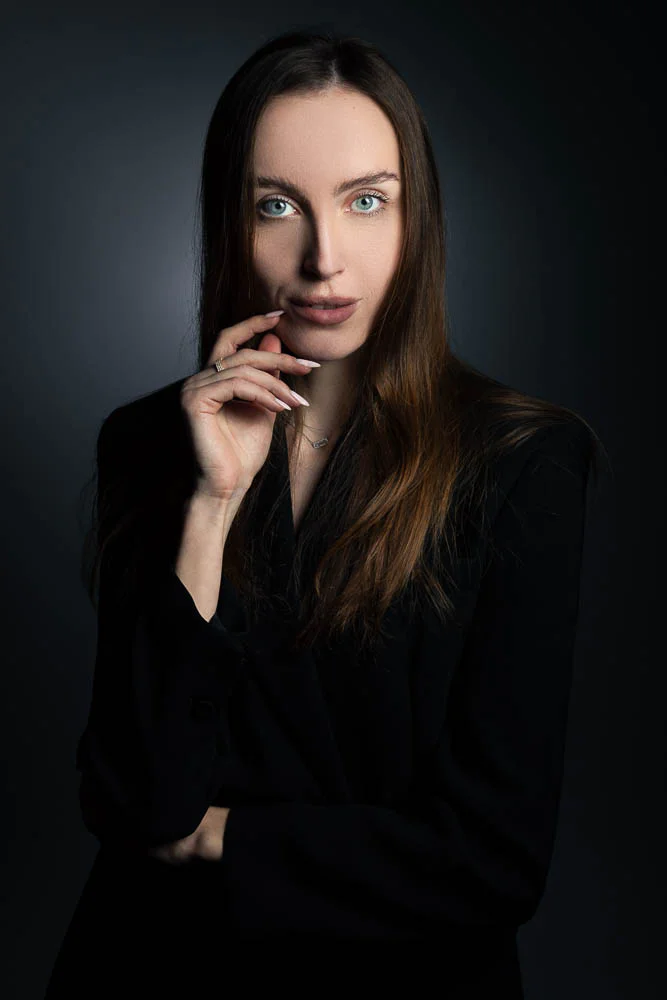 Photographe trombinoscope d’entreprise – portrait en studio Photographe trombinoscope d’entreprise – portrait en studio