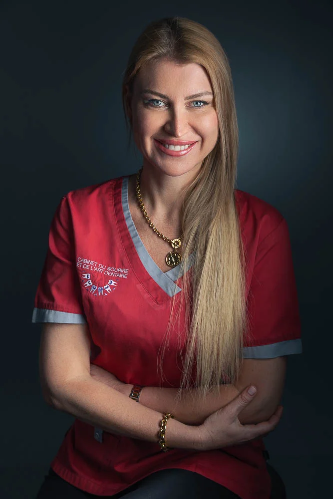 Photo corporate femme – portrait bras croisés